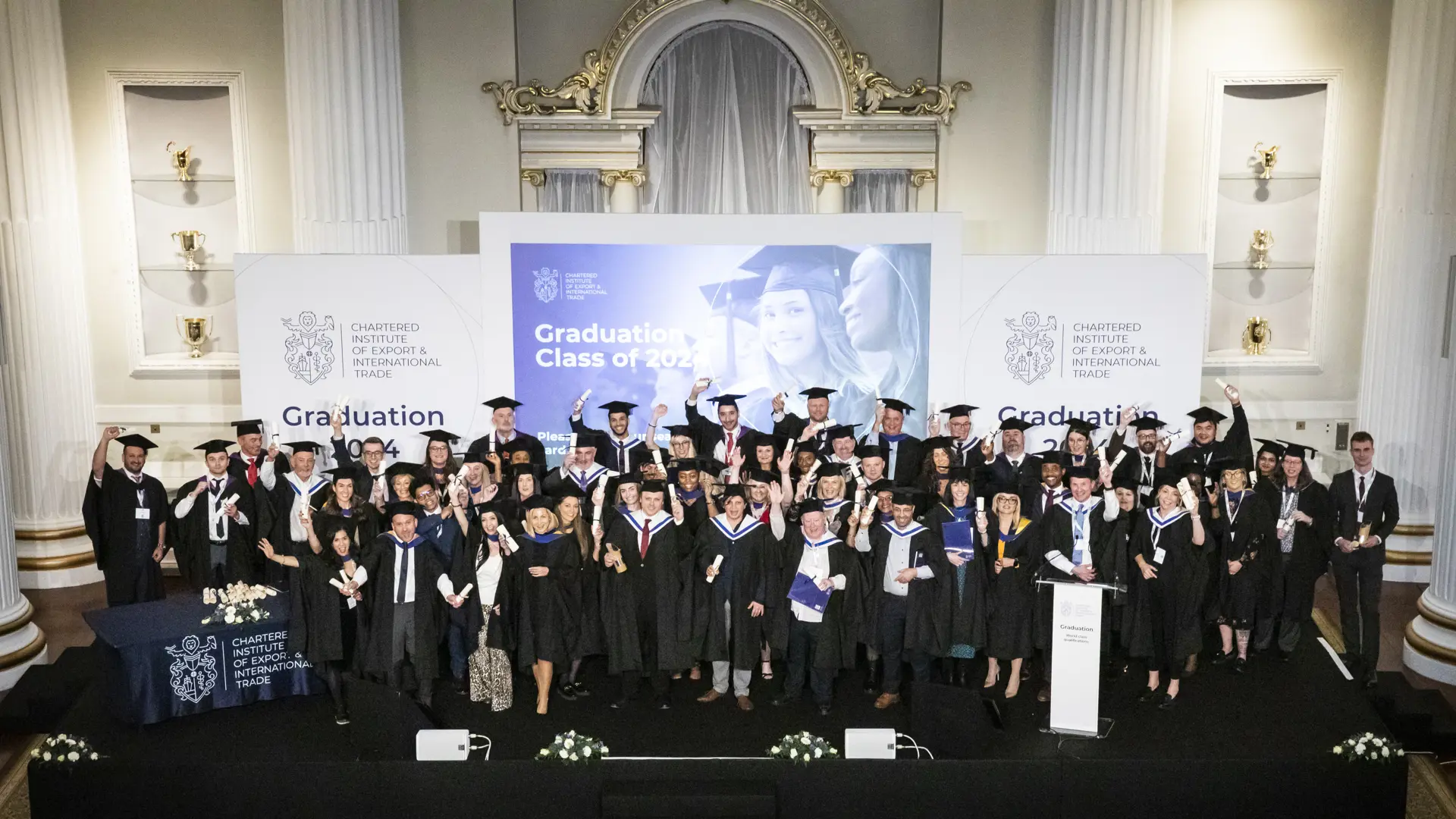 Groupioegraduation2024001