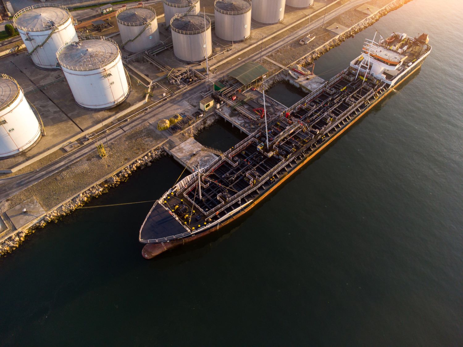 Gas ship exporting