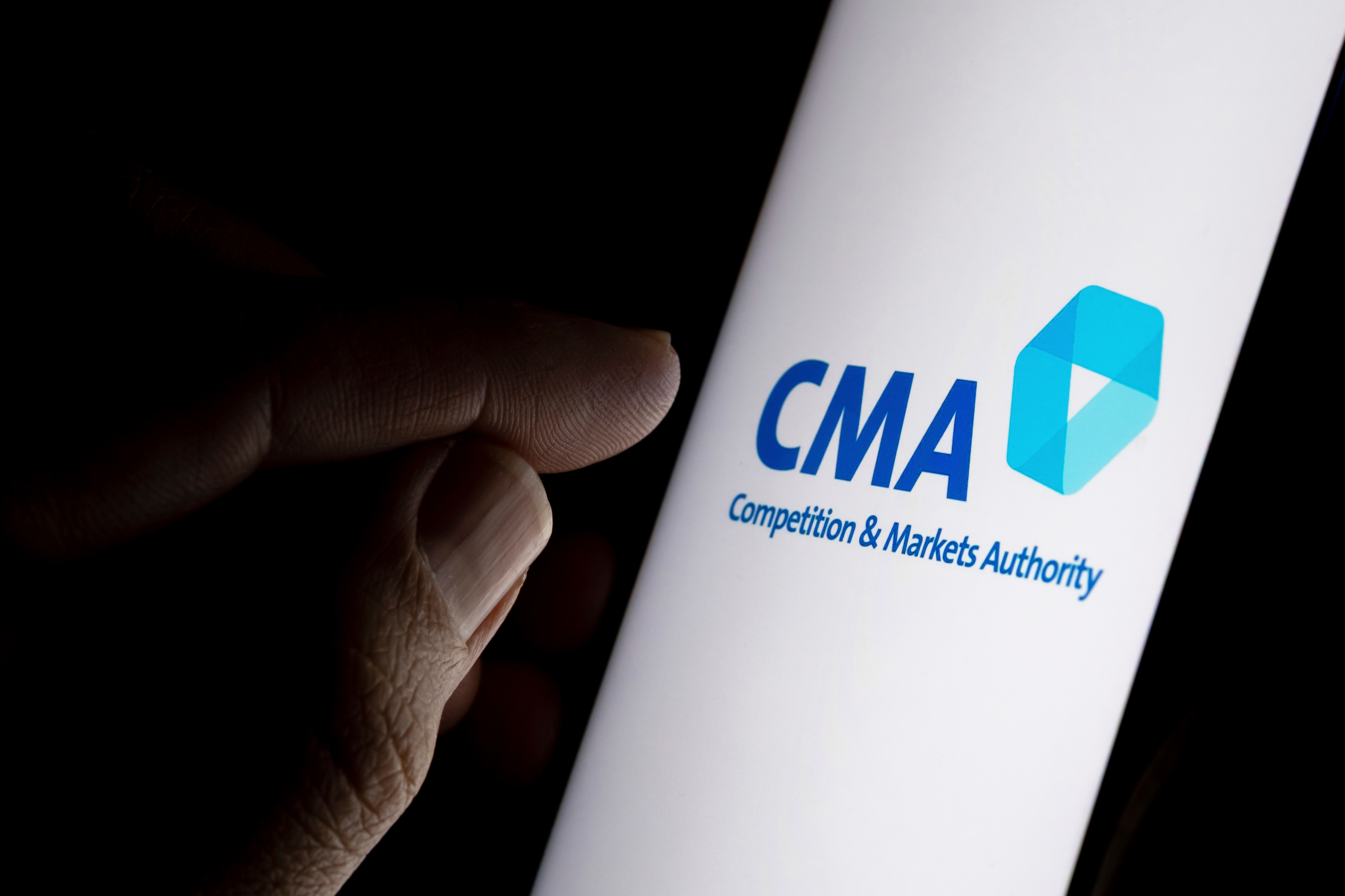 CMA's logo on screen